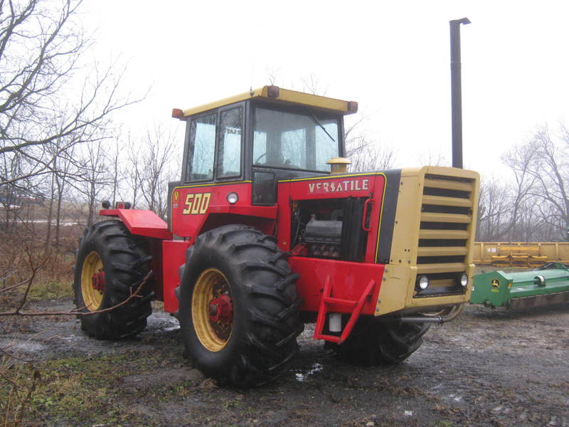 Tractors - Farm  Versatile 500 Tractor  Photo